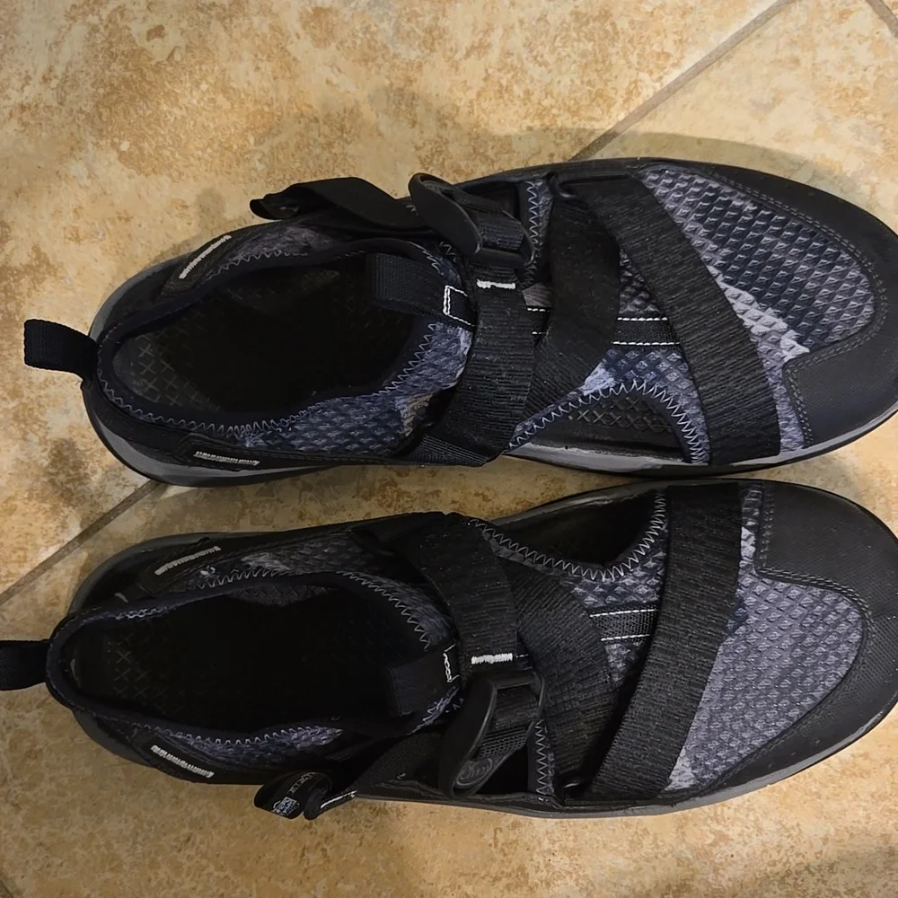 Chaco Odyssey Camo Print Sandals EUC
